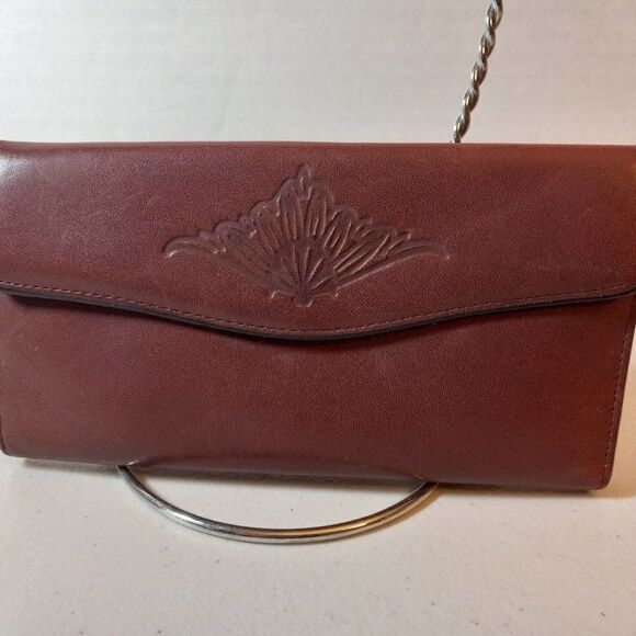 Buxton Red velvet Touch Cowhide Wallet - Picture 1 of 12